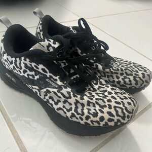 Brooks Revel 6 leopard print women’s sneakers
